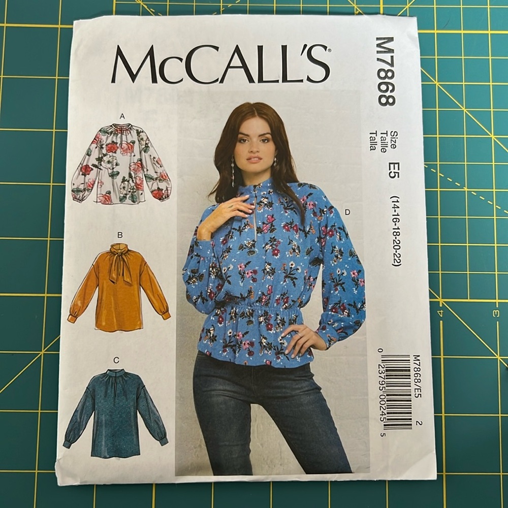 McCall Sewing Pattern - Top M7868